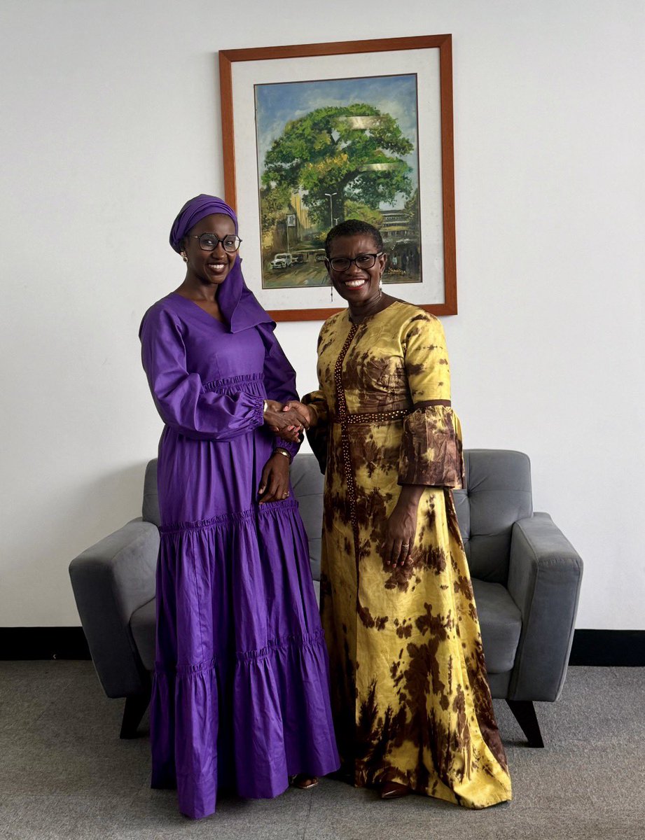 FCC_Freetown's tweet image. Today Mayor @yakisawyerr received Madam Aïcha Touré, CEO of @Orange_sierra . #FCC &amp;amp; Orange have a long-standing history of collaboration across several key areas. The meeting discussed ways to strengthen existing ties and explore new avenues for deeper collaboration.