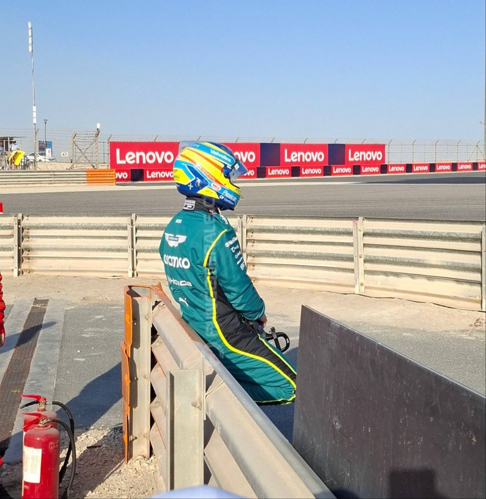 Rozando el 107% con:

El mejor ingeniero de la historia

Las instalaciones que más han crecido en la F1 estos años

El nuevo simulador

El mejor túnel de viento de la F1

Motor HONDA señores, HONDA

Millones y millones saudíes

Combustible Aramco

El mejor piloto de la historia