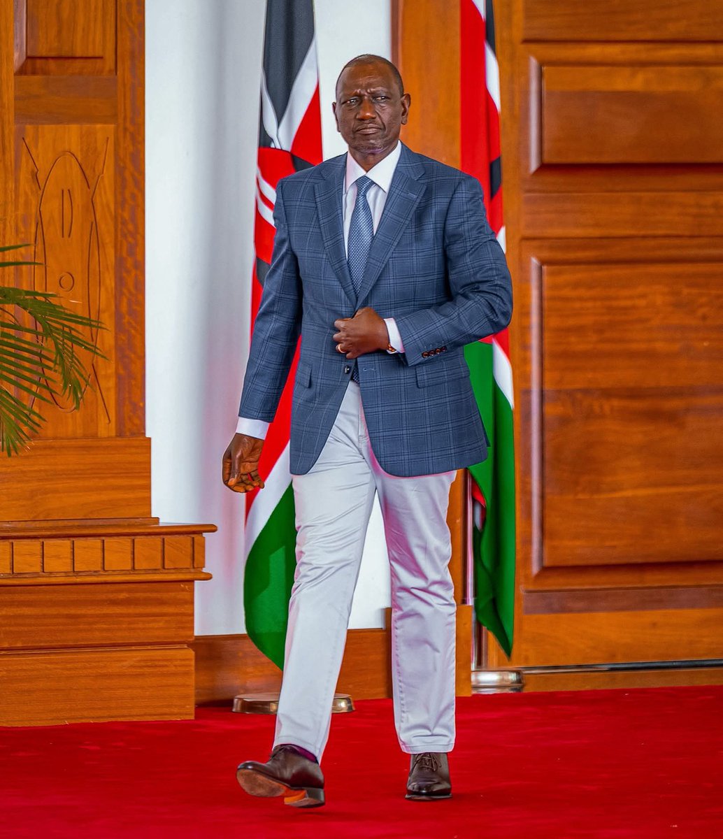 _SystemYaFacts's tweet photo. As Kenyans, we have many reasons to thank God for Giving us this Great President. 

That's why we have no doubt about his re-election. https://t.co/YpBzypmmnW