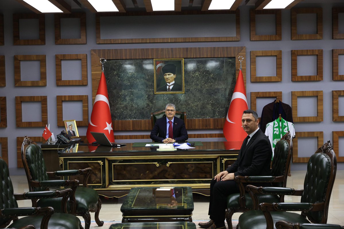 bingolvaliligi's tweet photo. Valimiz Sayın Cahit Çelik, ‘hayırlı olsun’ ziyaretleri kapsamında;

✅ Ziraat Odası Başkanı Haşim Bürkek ve Yönetim Kurulu Üyeleri,
✅ Kanaat Önderi Halim Kaya,
✅ TSE Bingöl İl Müdürü Metin Artan ve beraberindeki heyet,
✅ Denetimli Serbestlik Müdürü Nasır Göktaş,
✅ Bingöl Üniversitesi İlahiyat Fakültesi eski Dekanı Abdulnasır Süt,
✅ İlim Yayla Cemiyeti Bingöl Şube Başkanı Naci Özdemir ve Yönetim Kurulu Üyeleri’nin ziyaretlerini makamında kabul etti.

Nazik ziyaretleri için konuklarımıza teşekkür ederiz. 

@celikcahit 
#BingölValiliği