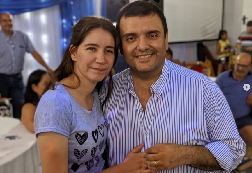 pablotrot's tweet photo. Les presento al Diputado libertario por #Tucuman Gerardo Huesen y su mujer Ana Boloña quién cobra del Congreso Nacional millones por mes y no hace absolutamente nada.
Estos chantas son la casta! https://t.co/aLjp4e3cB0