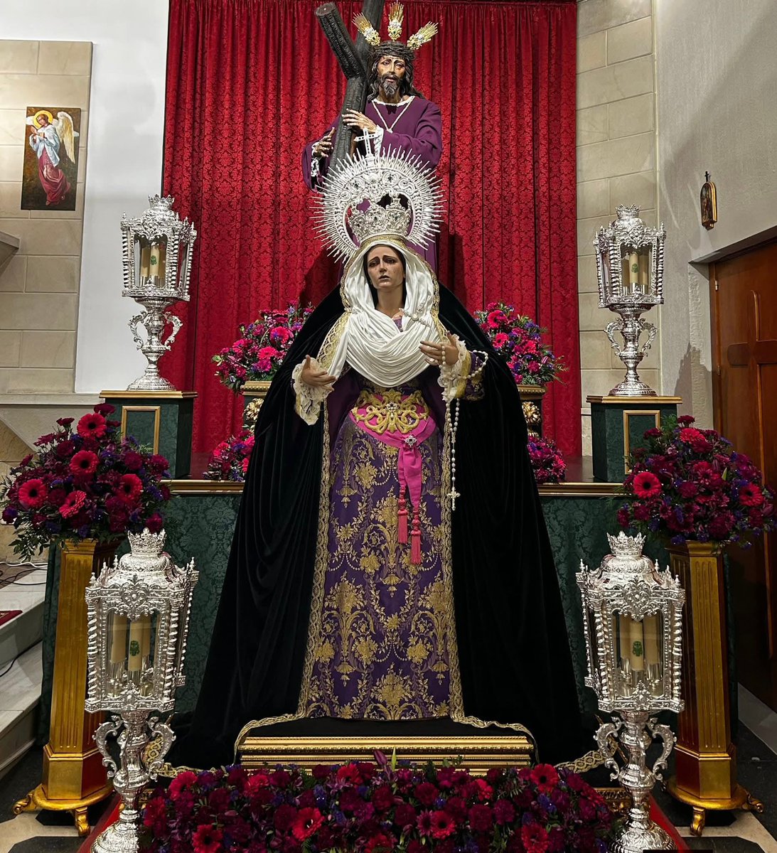 🟢#CULTOS | Así se presentan el Señor del Gran Poder y su madre del Dulce Nombre, para la celebración de su solemne triduo.

📅19, 20 y 21 a las 19:30h.

➡️El domingo 22, besapié a Jesús del Gran Poder (9:30-14h y 17:30-18:45h) y función principal de estatuto (19:30h).