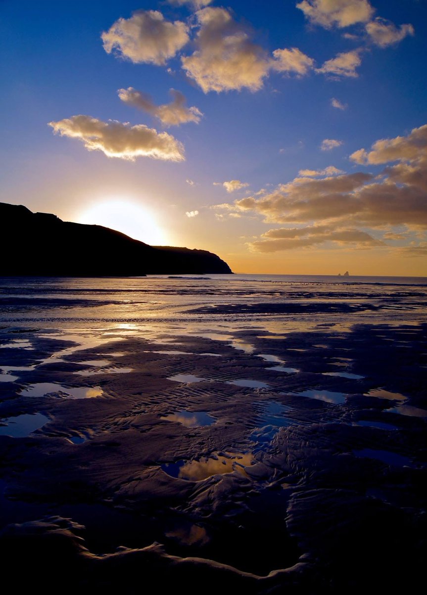 Cornwall Coast tweet media