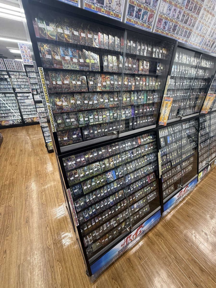 ryo____0215's tweet photo. メルカリより絶対店舗のほうがよい
てか販売価格が別なところの買取価格より安いカードとかもあった https://t.co/xbg2JMt04N