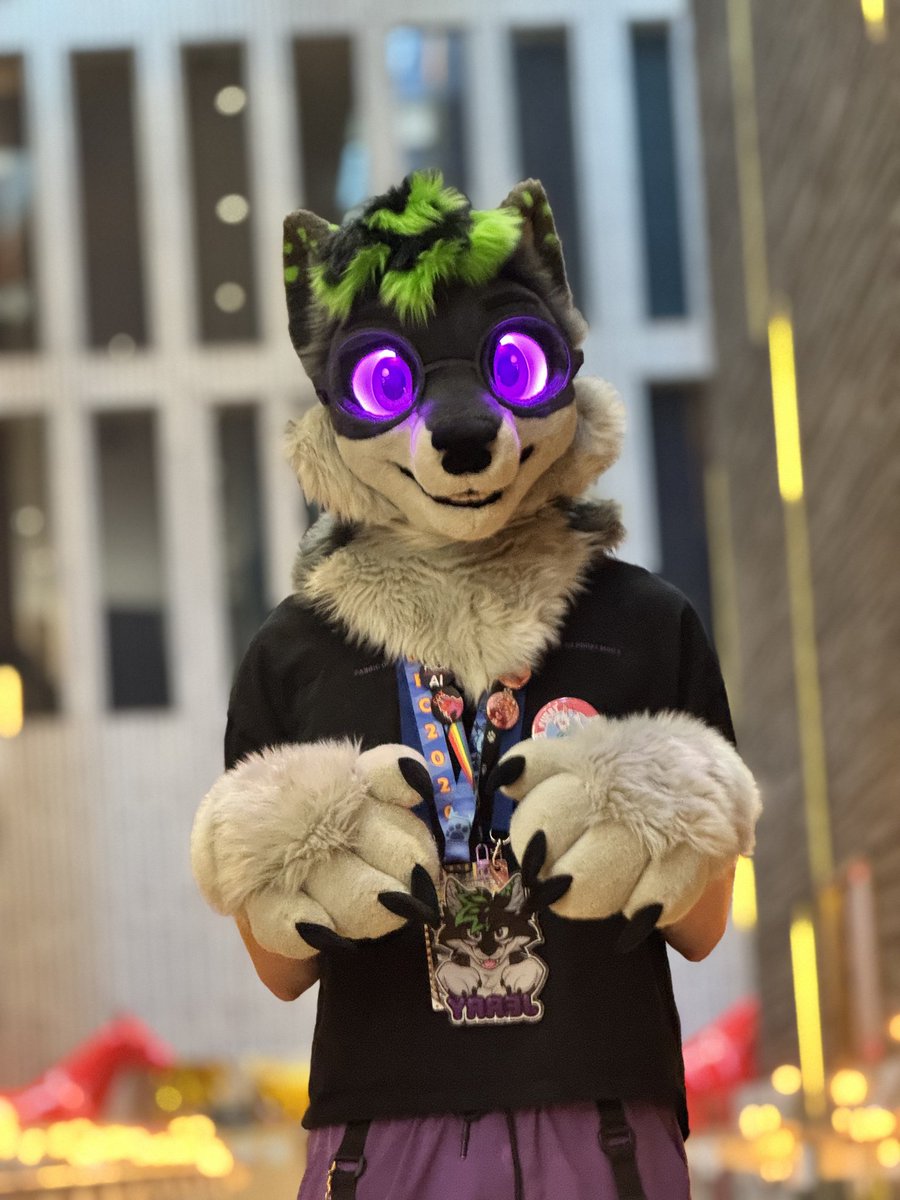 TheJerryFox's tweet image. So happy to be at #NFC ✨
I hope everyone is enjoying the con!! 💜

📷 @LexxVR