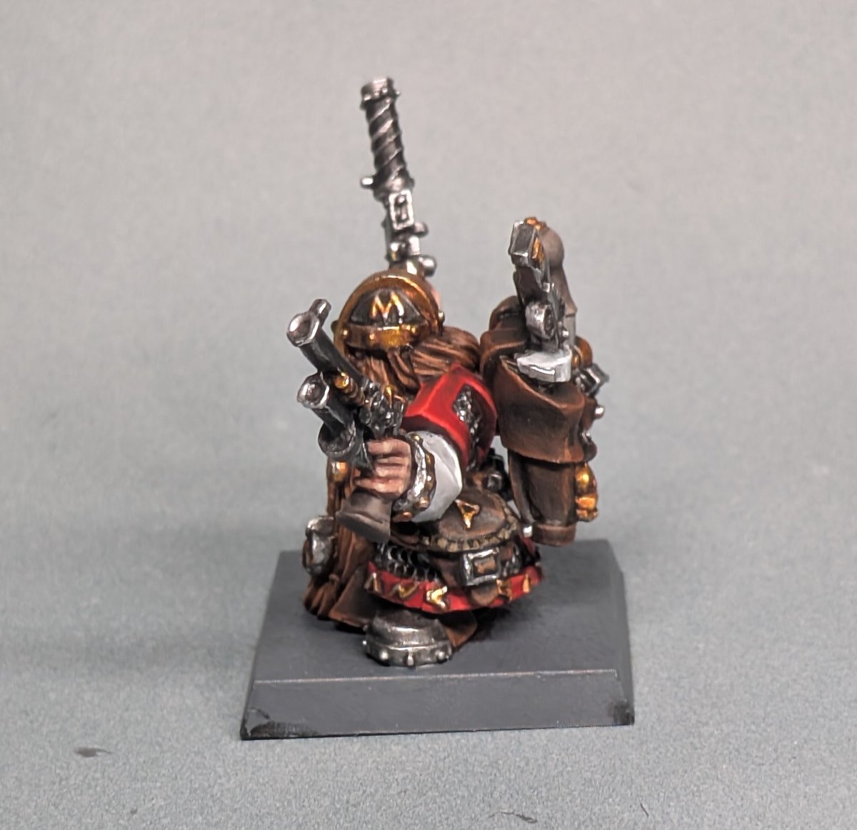 bex_tisum's tweet photo. Big day on stream today we finished the first ever model fully painted on stream. I may just be small but it feels like a big step for me.
#warhammer #WarhammerCommunity #PaintingWarhammer #newtostreaming #gw #gamesworkshop #twitch #theoldworld #dwarfs https://t.co/4Fgtnjw7SM
