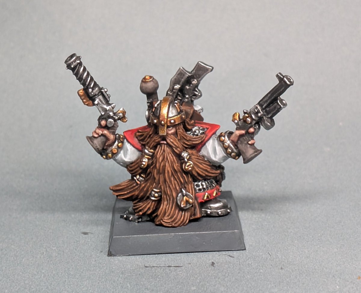 bex_tisum's tweet photo. Big day on stream today we finished the first ever model fully painted on stream. I may just be small but it feels like a big step for me.
#warhammer #WarhammerCommunity #PaintingWarhammer #newtostreaming #gw #gamesworkshop #twitch #theoldworld #dwarfs https://t.co/4Fgtnjw7SM