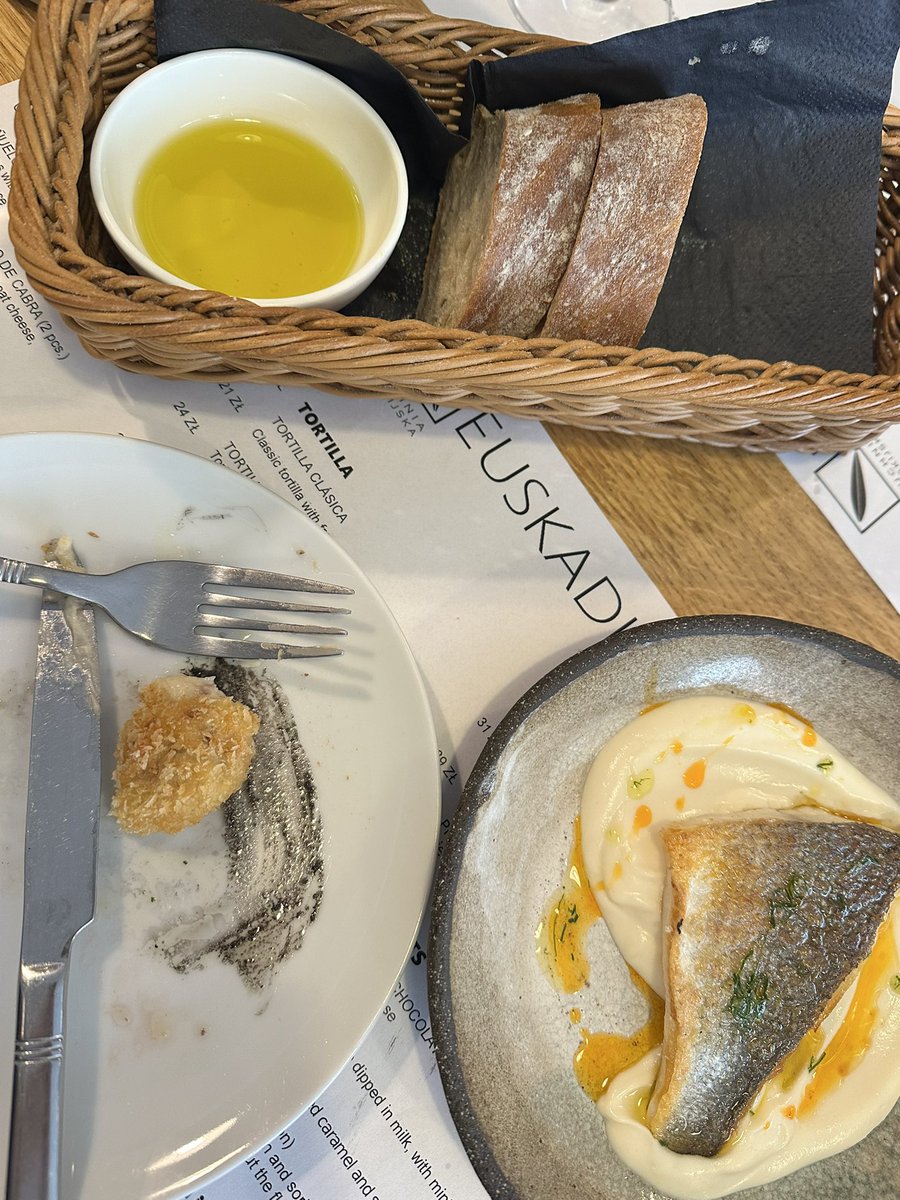 icod's tweet image. If anyone's off to #krakow and wants to eat amazing food, not just viral stuff, hmu. 
In the meantime (in a city where Michelin recommendations are ubiquitous) I'd rank : 
Bufet KRK 🌟 🌟 🌟 🌟 🌟 
Euskadi 🌟 🌟 🌟 🌟 🌟 
Molàm Thai 🌟 🌟 🌟 
Farina 🌟 🌟 🌟 
(In that order)