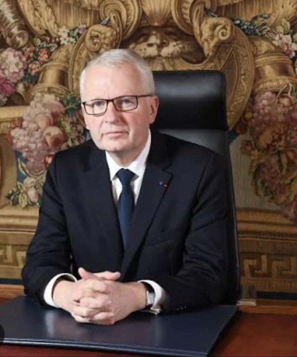 🟥 DOSSIER EPSTEIN : LA JUSTICE FRANÇAISE OBSERVÉE

La justice française enquête sur les fichiers de Jeffrey Epstein pour déterminer si des ressortissants français ont été impliqués dans son réseau de trafic sexuel. 
Mais la nomination de Rémy Heitz, procureur général près la