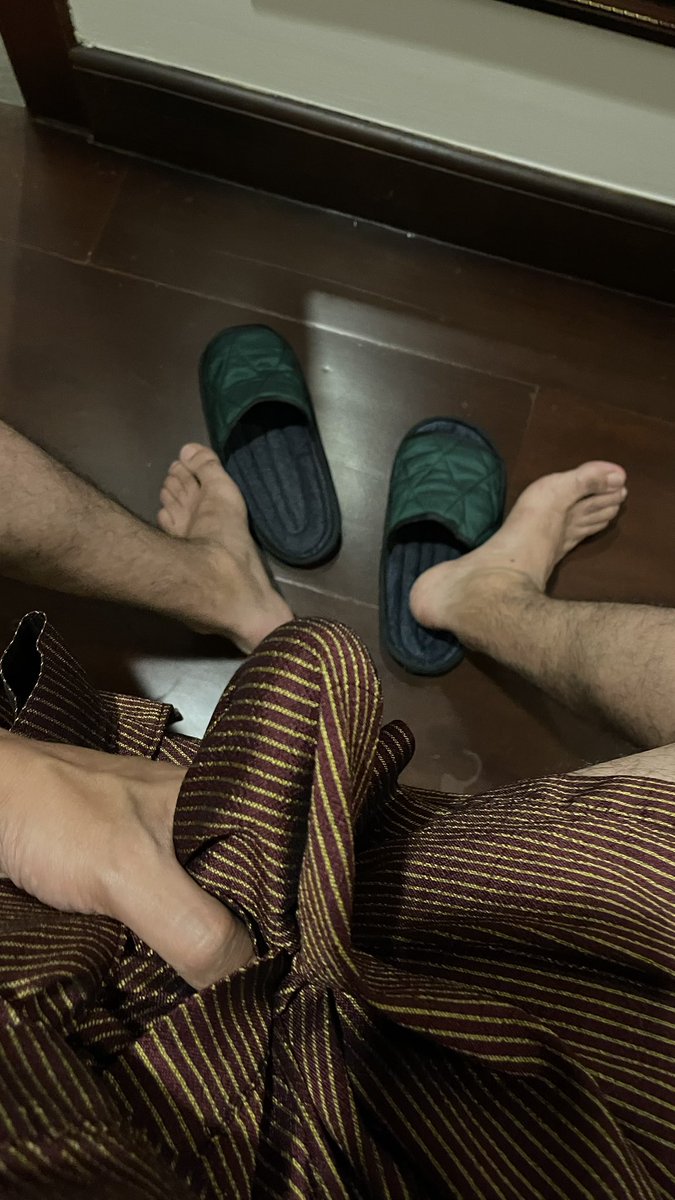 Sockless Lifestyle tweet media