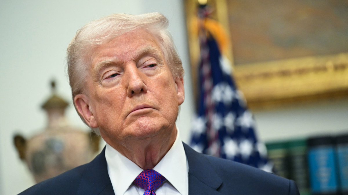 RTB_io's tweet image. 🇨🇳 NEWS: The U.S. trade deficit with China dropped to about $202 billion in 2025, the lowest in over 20 years.
#Trump #China #TradeDeficit