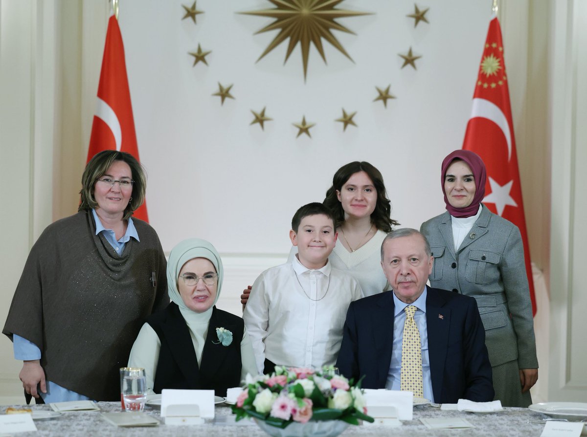 Emine Erdoğan tweet media