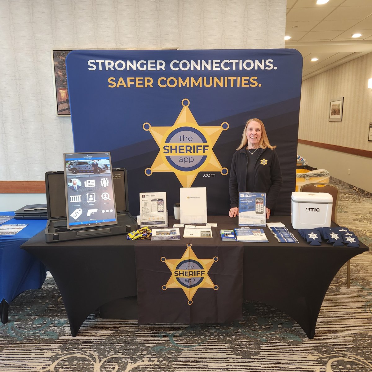 Suzy is representing hubs.ly/Q043RVMW0 at the Pennsylvania Sheriffs’ Association Conference! We are "All In" on helping PA Sheriffs take back the narrative and connect directly with their citizens.