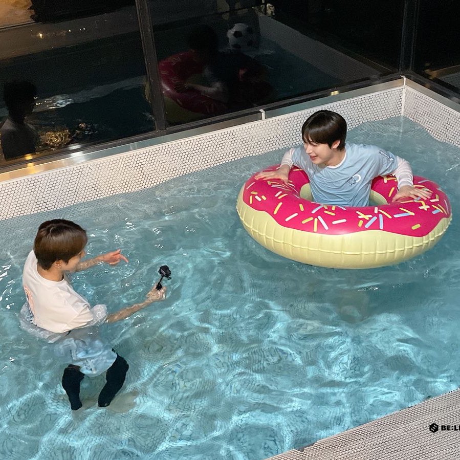 ฟฟ🏄🏻‍♀️ tweet media