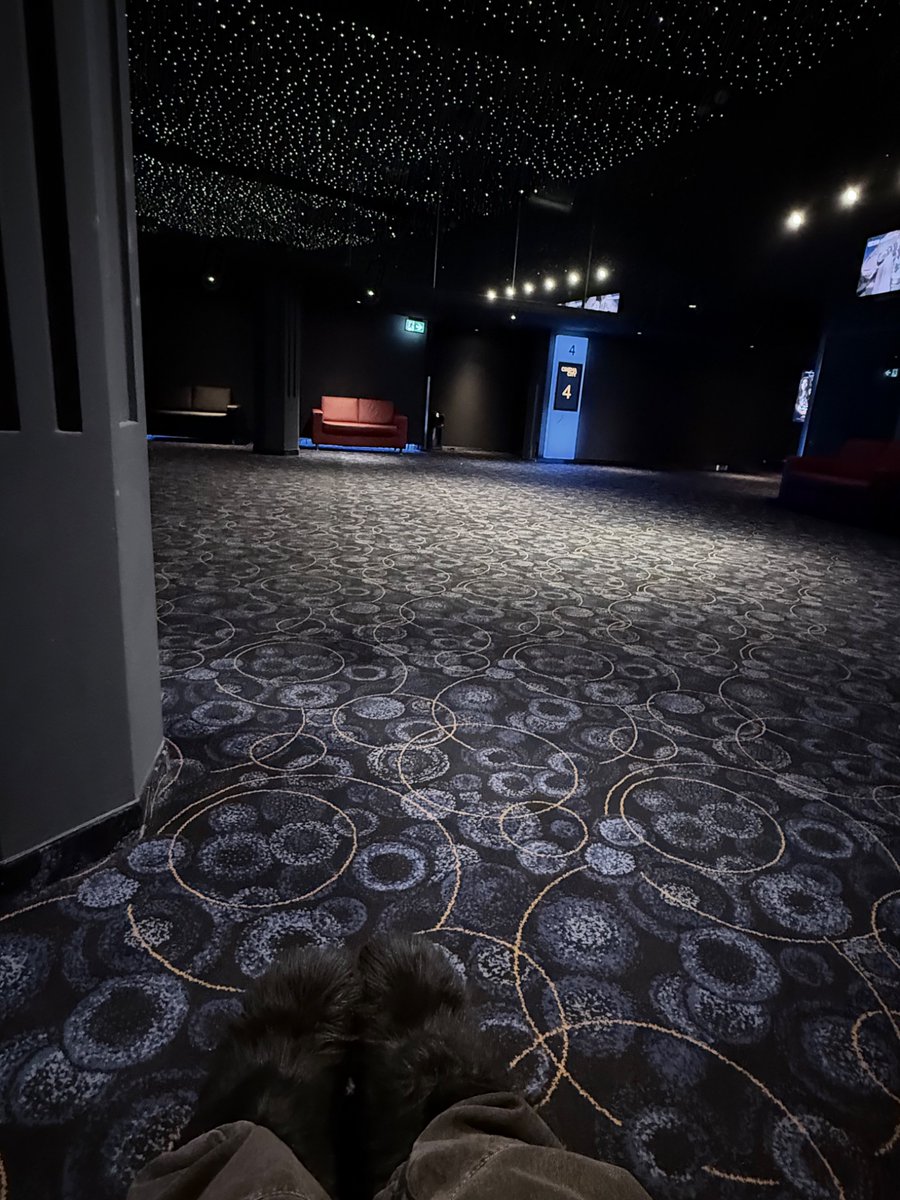 urgoregff's tweet image. this cinema has seen me more than my uni ever did #priorities