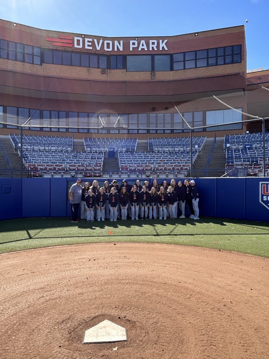 HUTCH SOFTBALL tweet media