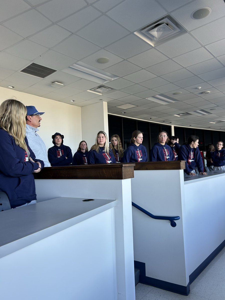 HUTCH SOFTBALL tweet media