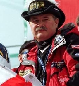 rzemcio92's tweet photo. Apoloniusz Tajner (Tomasz Schuchardt): 

Były kombinator norweski. Obecnie już tylko kombinator. Każdego dnia kombinuje jak załatwić sobie stanowisko w Polskim Związku Narciarskim. Skończył technikum mechaniczne i razem ze szwagrem sprowadza kradzione samochody z Niemiec. https://t.co/ixIoYhx8sT