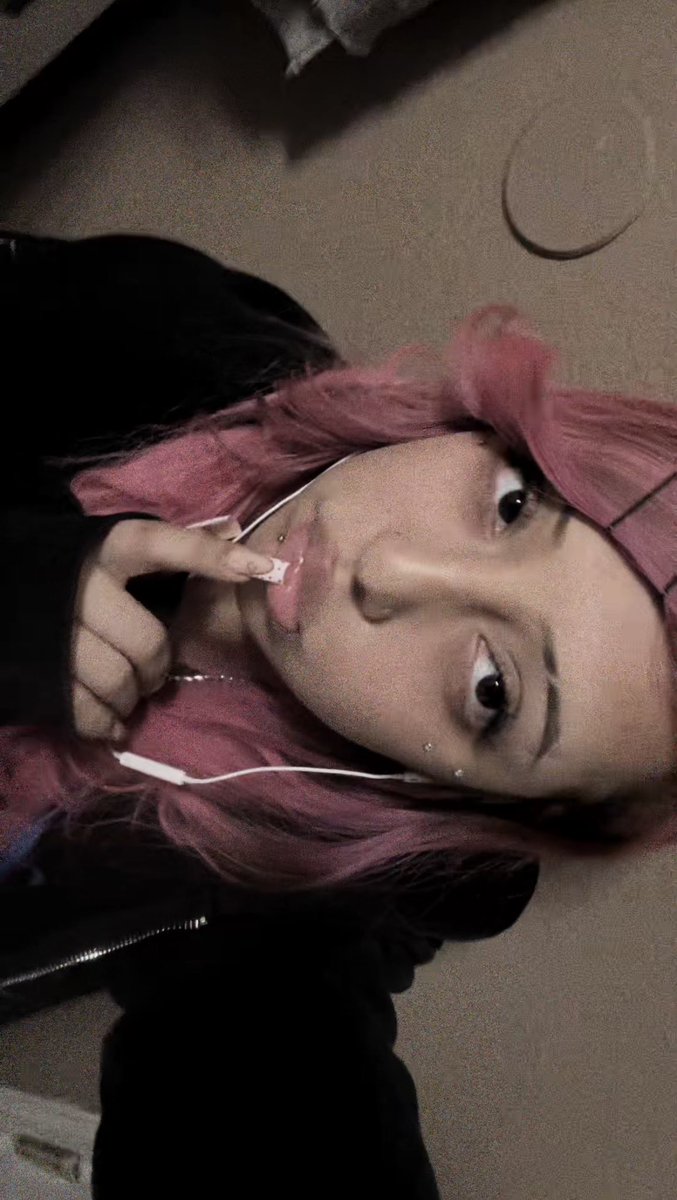 liya! $15 dm fee tweet media