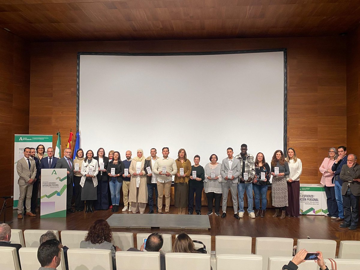EducaAnd's tweet photo. 🏆 Hoy, en el Museo Íbero de Jaén, se han entregado los premios al Esfuerzo y Superación Personal en ESO para Personas Adultas, edición 24/25. 
👉 Reconocen el esfuerzo y los méritos singulares de quienes han cursado la ESO para personas adultas con una implicación ejemplar. https://t.co/ap3G4yRLTQ