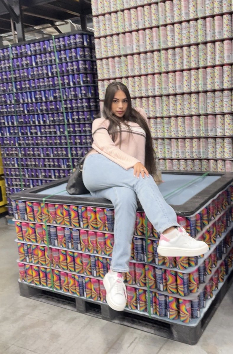 adriecruzz's tweet image. #NOTaBOT 🎀