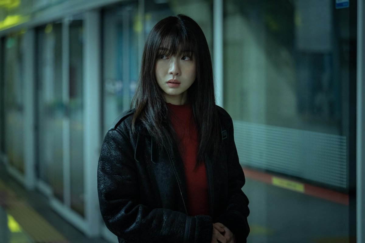 The_Ent_Factor's tweet image. The Korean horror film GHOST TRAIN starring Joo Hyun-young is out now via streaming. Trailer, images and poster here:

theentertainmentfactor.com/2026/02/ghost-…

#ghosttrain #horror #horrormovies #joohyunyoung #streaming #nowstreaming #jeonbaesoo #korean