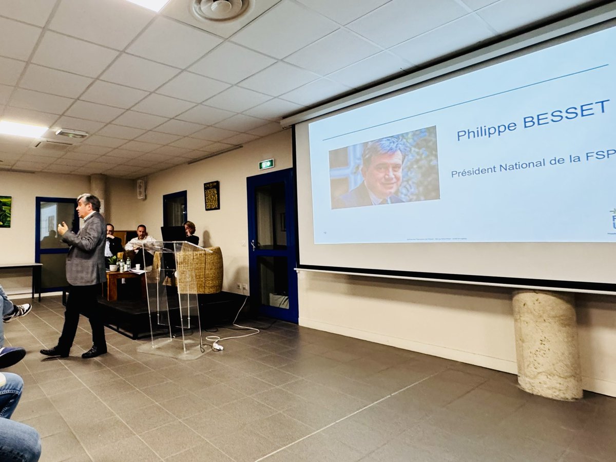 XavierMagne's tweet photo. En place à l'assemblée générale du Syndicat des Pharmaciens de l'Herault @SPH34 💪 https://t.co/jgZfKdVKWo