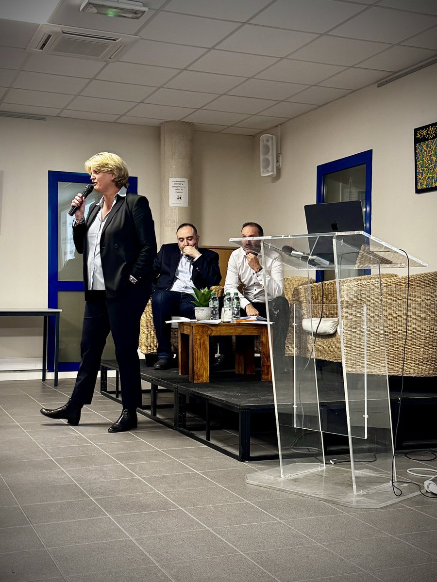 XavierMagne's tweet photo. En place à l'assemblée générale du Syndicat des Pharmaciens de l'Herault @SPH34 💪 https://t.co/jgZfKdVKWo