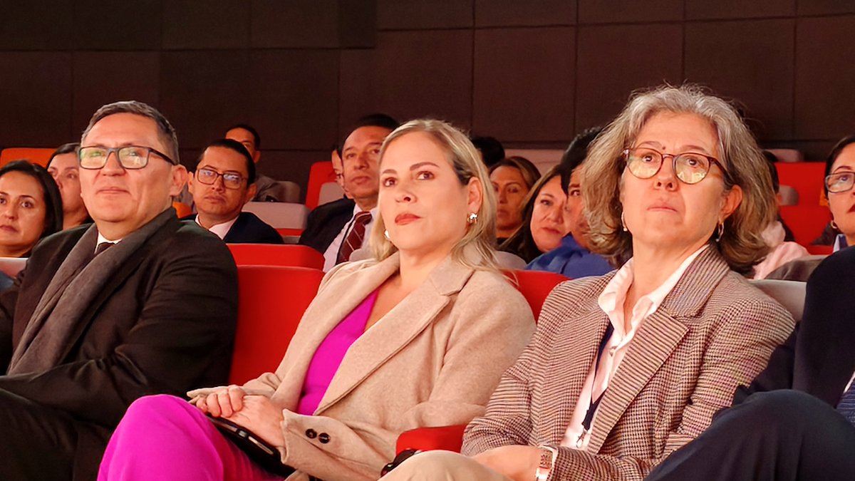 En el taller "Inicio y cierre fiscal 2025" organizado en conjunto con la <a href="/UDLAEcuador/">UDLA Ecuador</a>, nuestra directora general, <a href="/AlexaNavarreteR/">Alexandra Navarrete R</a>, mencionó que es necesario "fortalecer los conocimientos técnicos y prácticos para cumplir adecuadamente con las obligaciones tributarias".

🧵⤵️