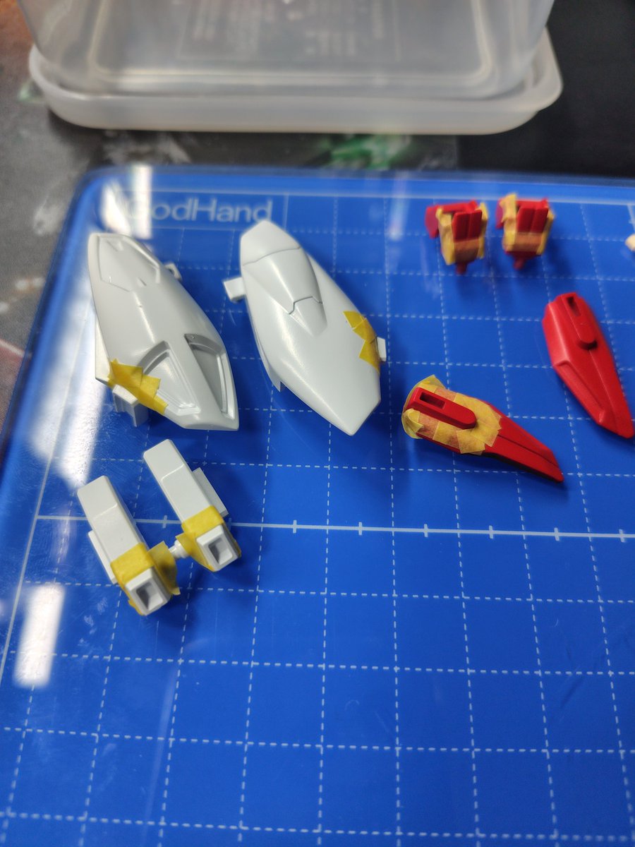 kHTPvZ6hotrfBi3's tweet photo. #ガンプラ好きと繋がりたい 
＃ガンダムX
しっかり乾燥したからちょっとだけのマスキング。 https://t.co/4McqZm1M6q