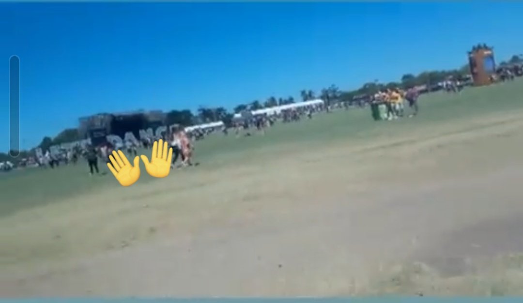 xlyxmar's tweet photo. pensar q se ve como aaa si acá no más y cuando entras ves ESTO a esa distancia... y del Perry's ni hablemos, no se veía en el vídeo directamente https://t.co/NmZpPFN0SI