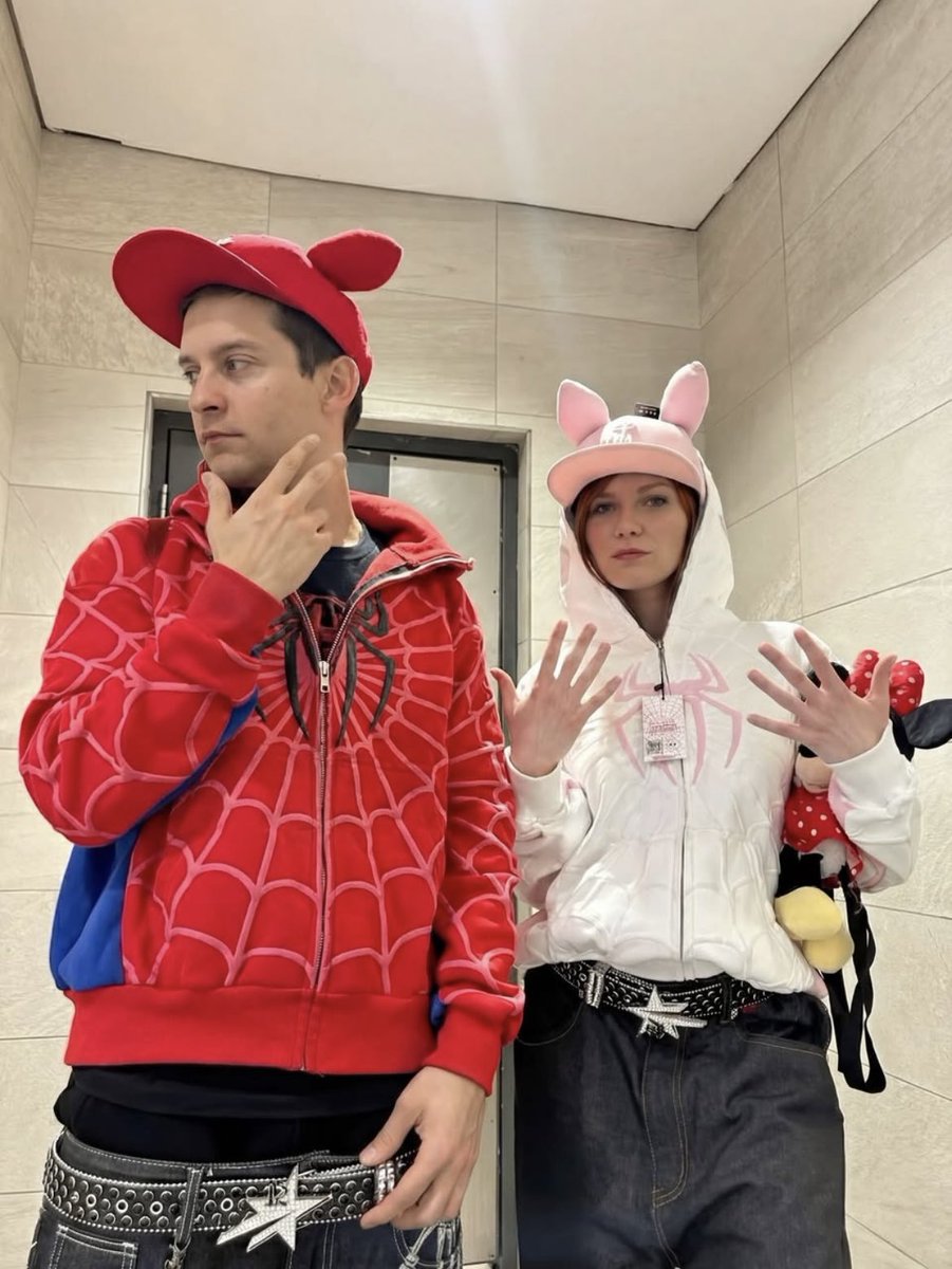 No Context Tobey Maguire tweet media