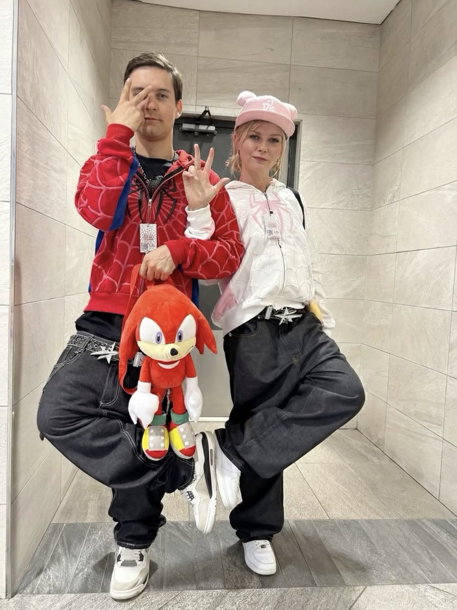 No Context Tobey Maguire tweet media