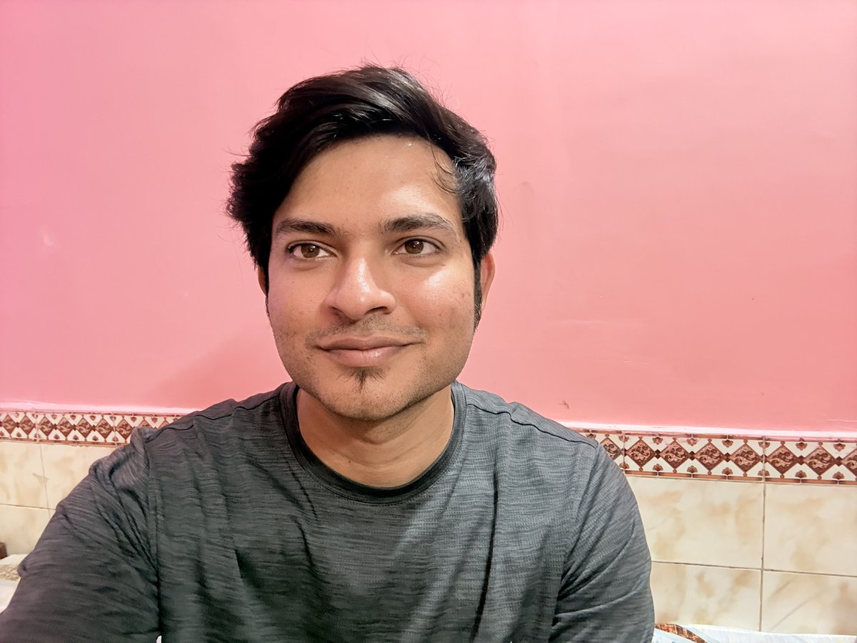 Day 49
Picture from yesterday.
Went to the gym but forgot to click a picture
Although missed gym today because iftar party👀