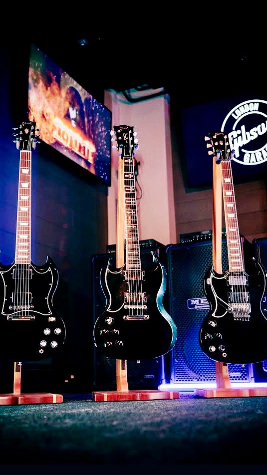 SKYLINE_E_ECR33's tweet photo. Happy 78th Birthday,
Riff Meister!🎂
🤘😎
#TonyIommi
#BlackSabbath
#19thFeb1948 https://t.co/p3mjbEwfB5