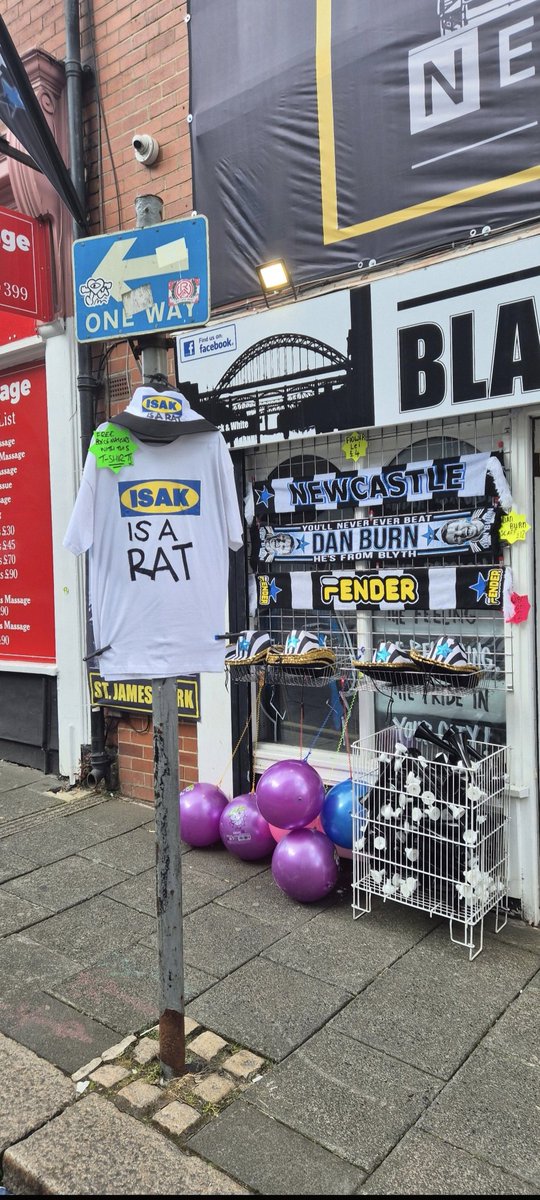 🖤🤍 tweet media