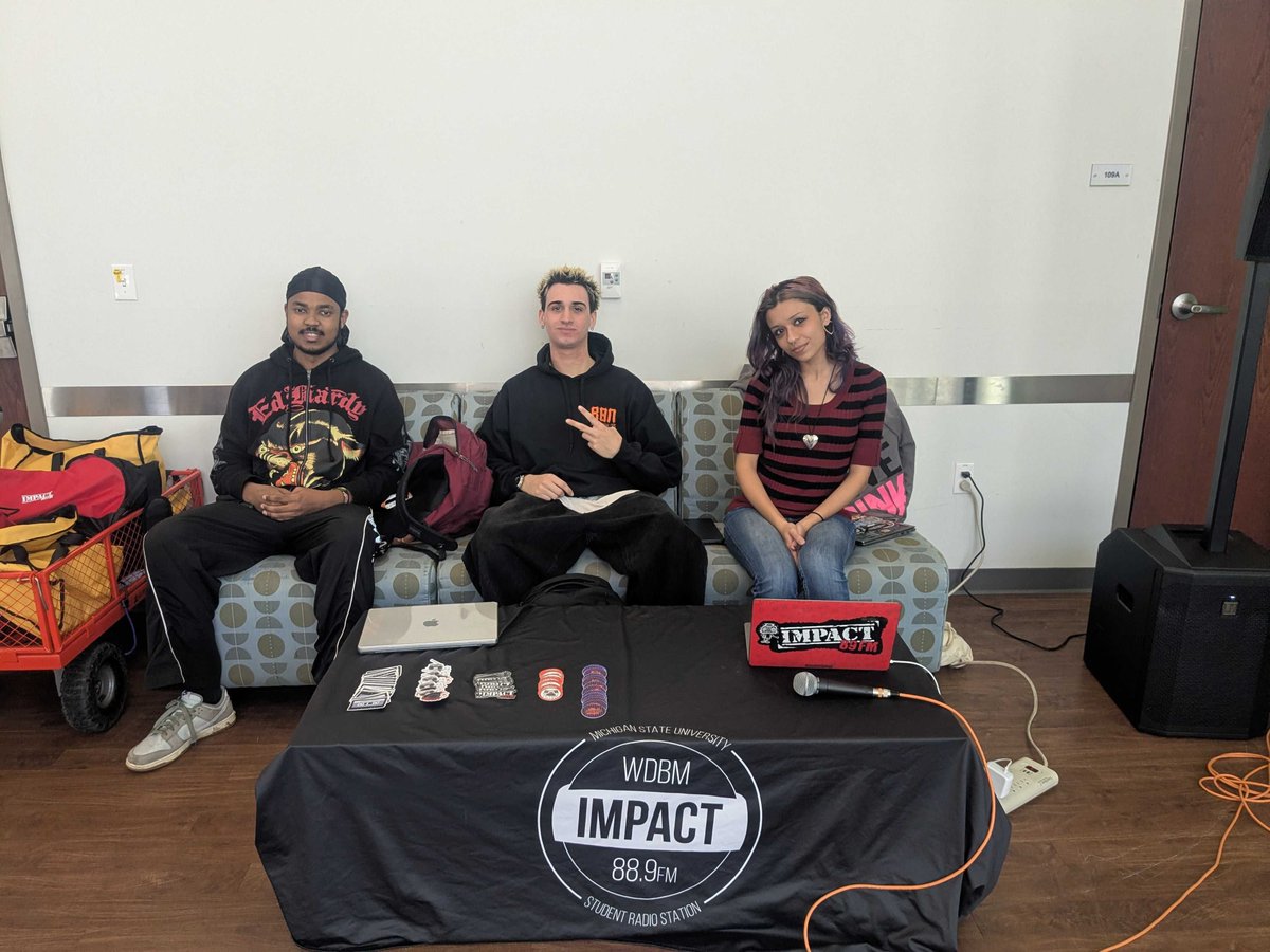 WDBM's tweet image. AHHH!!! Check it out our team at an awesome event this past week!! 

We got y'all covered on vibes and good times don't even worryyyyy🤩 🎶 🎸 
#events #msu #impact89fm #michiganstateun #livedj