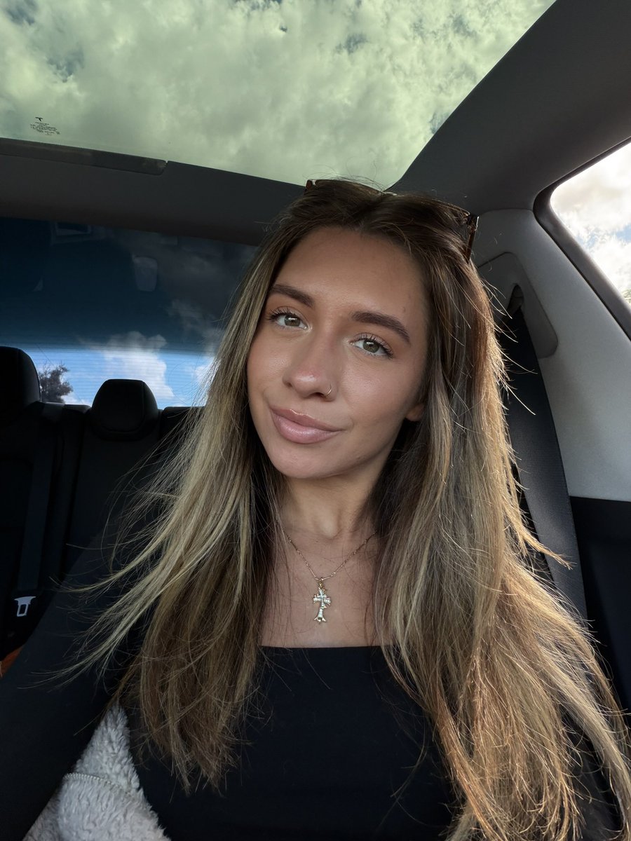 baylee🤍 tweet media