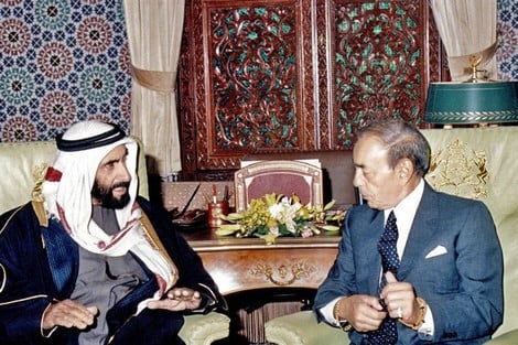 🇦🇪 🤝 🇲🇦| الوفاء العربي: الإمارات تردّ الدّين للمغرب بعد 50 سنة!

في مشهدٍ يعيد للأذهان دعم المغرب لنهضة الإمارات منذ التأسيس،وفي خطوة هزت الأوساط السياسية، كانت دولة الإمارات العربية المتحدة أول دولة عربية تكسر الجمود وتفتتح قنصلية عامة لها في قلب الصحراء المغربية (مدينة العيون)