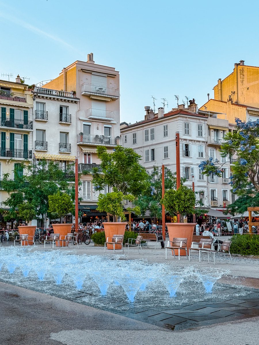 Darling Escapes tweet media