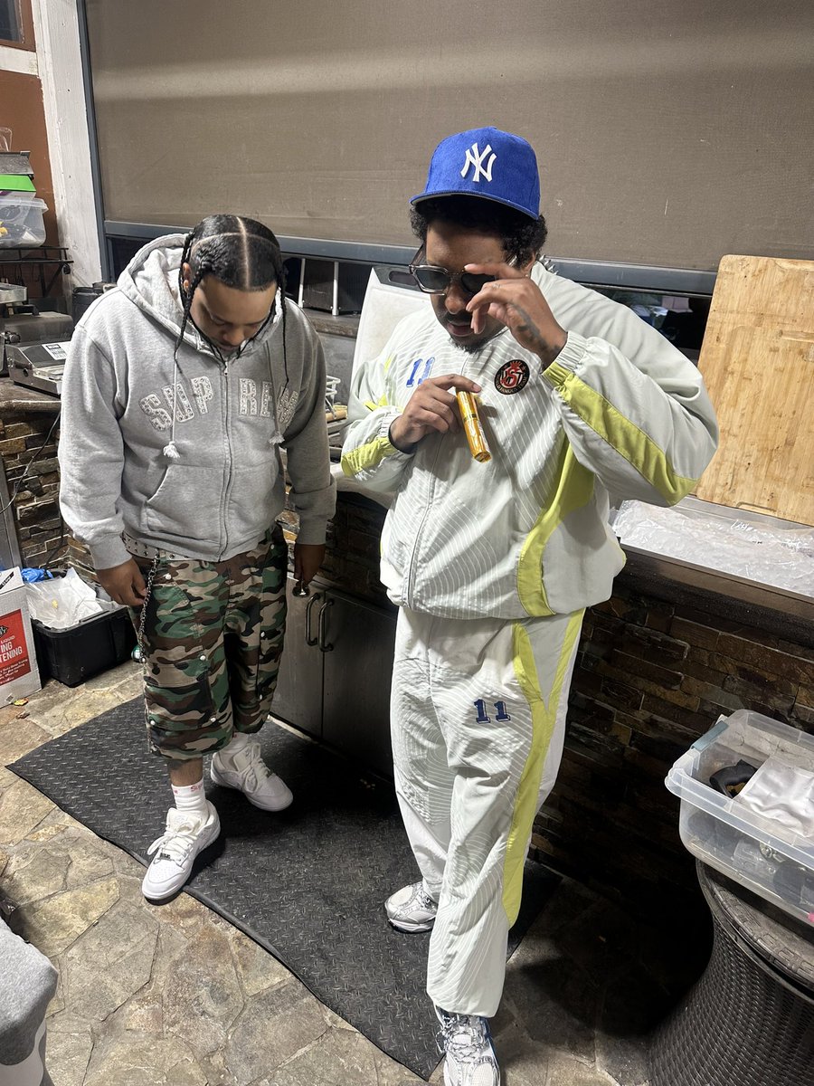 ThoughtsoftheKing tweet media