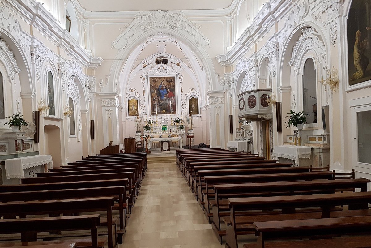 ArteCalabria's tweet image. Cripta Romanica XI sec. (forse bizantina) a Scalea (CS), situata sotto la Chiesa di San Nicola di Platea edificata dai Normanni, oggi fortemente rimaneggiata.
Costituita da antiche colonne del I sec. a.C. (materiale di riuso).
#Calabria #HeritageDay #beauty #art