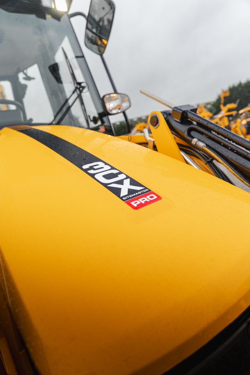 Watling_JCB's tweet photo. The Swiss Army Knife of construction - Dig. Load. Lift. Repeat.  

#JCB #3CXPRO #WatlingJCB #Construction https://t.co/bxM9omjZR6
