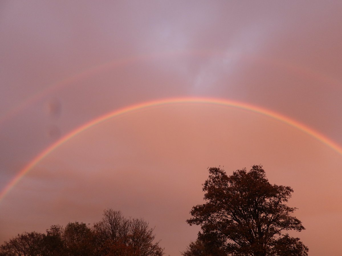 astronomy_dan's tweet photo. Stunning Redish Double Rainbow 🌈 over Wolverhampton West Midlands UK on 25/10/24 with A nice Red Stormy Sky. @MoonHourSocial @ThePhotoHour @StormHour #Doublerainbow #Redrainbow #Redskies #Redsky #Autumn #Autumnvibes #Autumn2024 https://t.co/FqY2i1nBlv