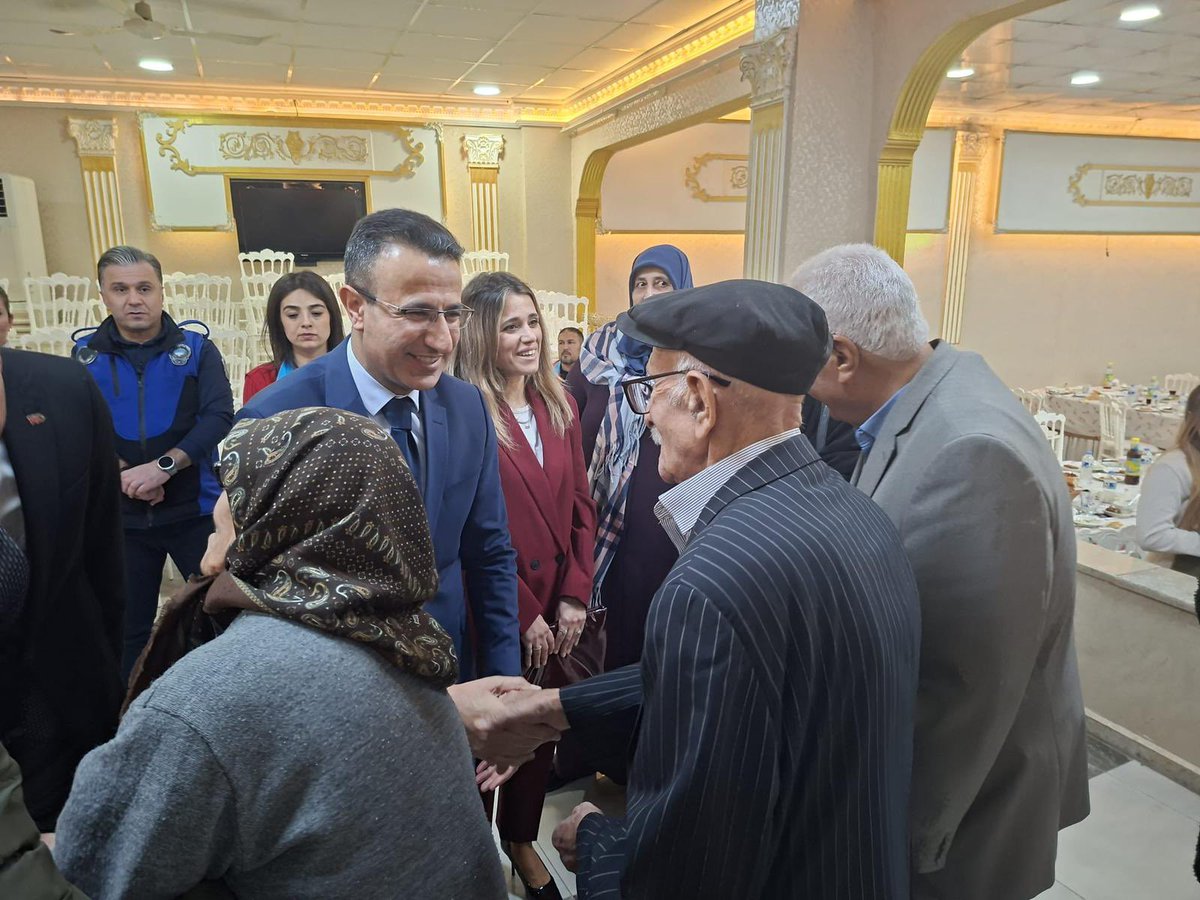 Kaymakamımız Sayın Ayhan AKPAY ve eşi Senem AKPAY, İlçemiz Protokolü birlikte Ramazan'ın ilk iftarını Şehit ailelerimiz ve gazilerimiz ile birlikte açtı. Aziz şehitlerimize ve ebediyete irtihal eden kahraman gazilerimize Allah rahmet dileriz. Tüm Kırıkhanlı vatandaşlarımızın