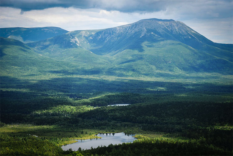 THEJeffBelanger's tweet image. #NewEnglandLegends Podcast Episode 434 – The Ghost Witch of Maine – we explore the forest searching for the Skudakumooch, a cannibalistic ghost witch from Wabanaki legend. This dark and scary story endures through the ages. ournewenglandlegends.com/podcast-434-th…