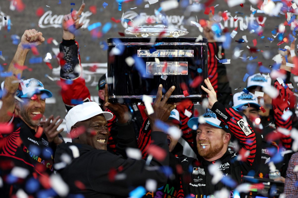 Adam Stern tweet media