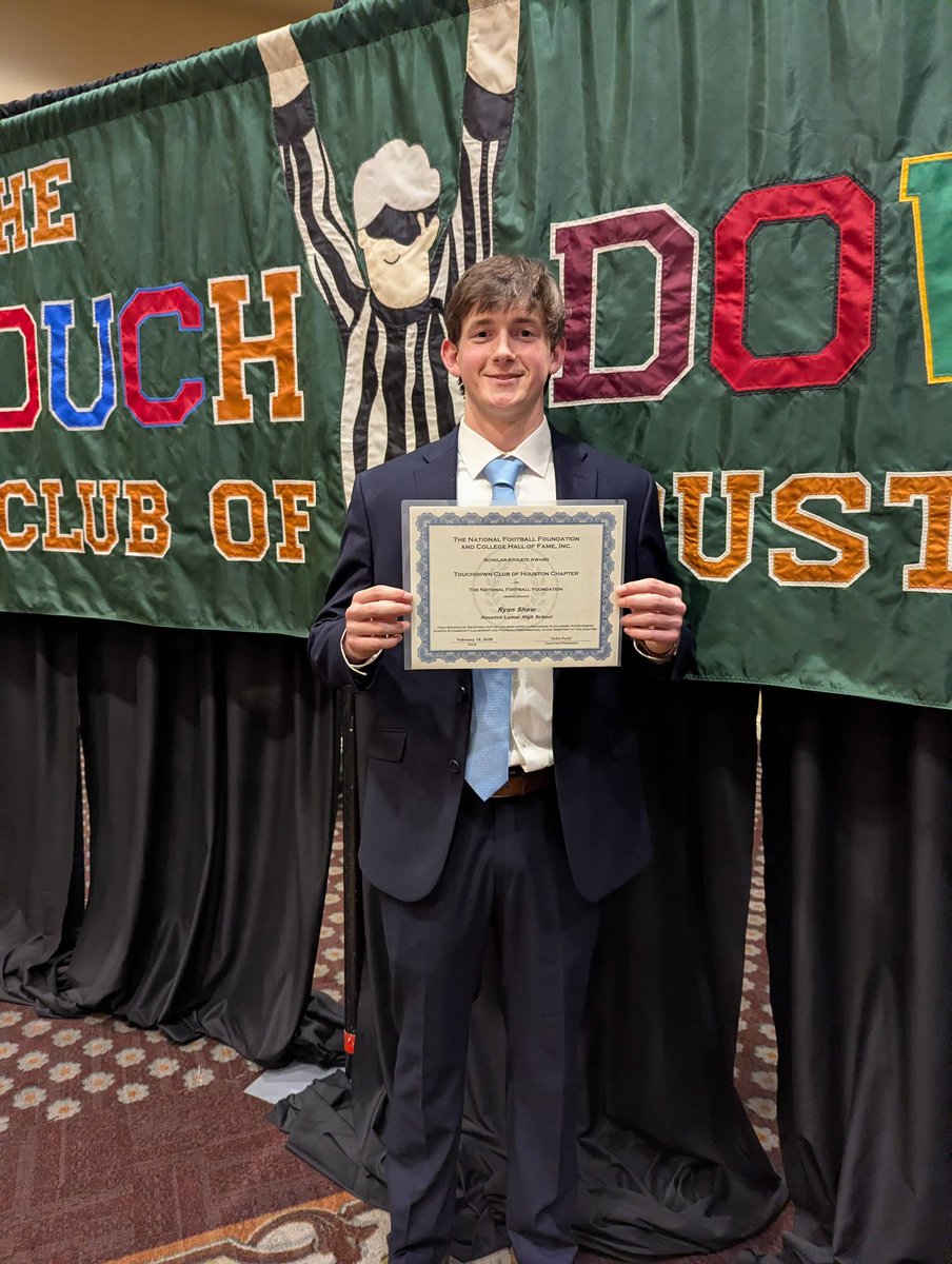 LamarTexansFB's tweet photo. Congrats to Ryan Shaw for being a finalist for the @HoustonTDClub Scholar Athlete of the Year Award! We are proud of Ryan and all his great accomplishments. 
@LamarHS @HISDAthletics @ryan_shaw535 https://t.co/41GePhLwfm