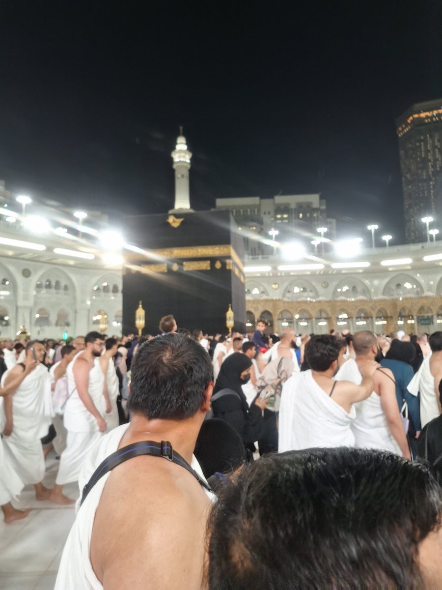 SABERZAYED25's tweet photo. عمره في رمضان تعيد ترتيب نفسك 🤍
صوما مقبولا💛 https://t.co/BXeRypuMnY