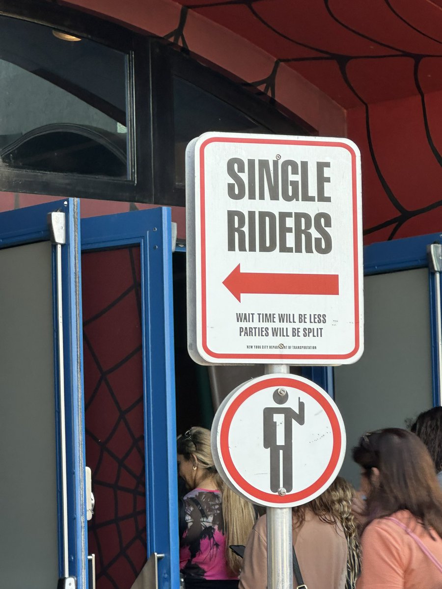 One of my favorite signs to see is this one at spiderman. Its rarely open, usually only on super busy days but i managed to ride twice with under a 10 min wait both times.